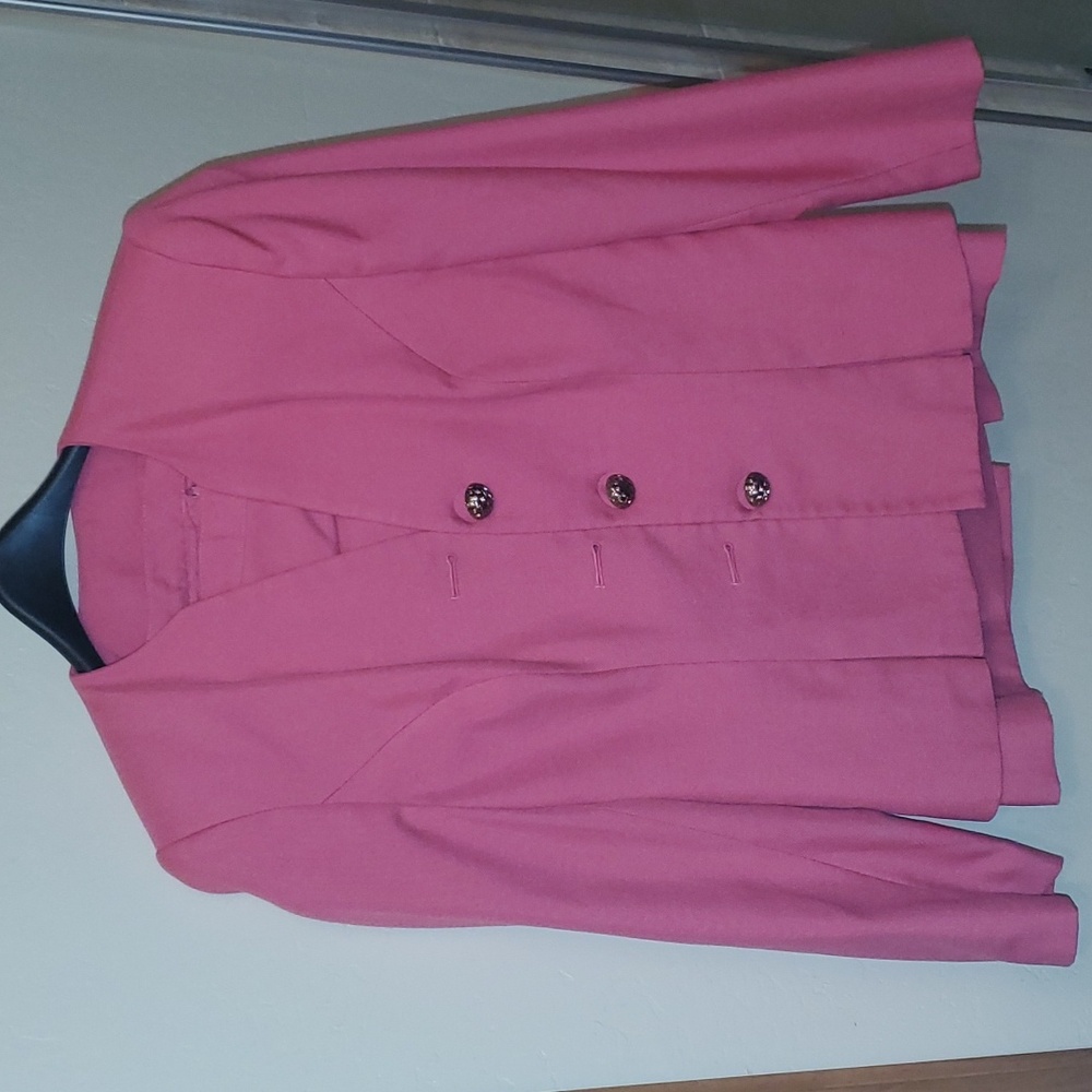 Pink Kasper skirt suit